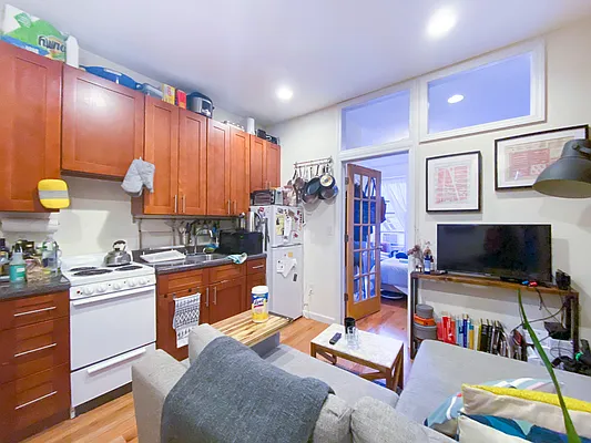 Rented by City Connections Realty | media 14