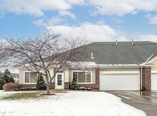 5809 Prairie Ridge Dr, Shoreview, MN 55126