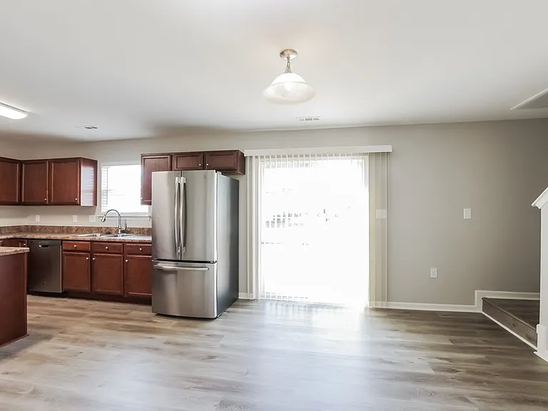 706 Waterlemon Way — Photo 6