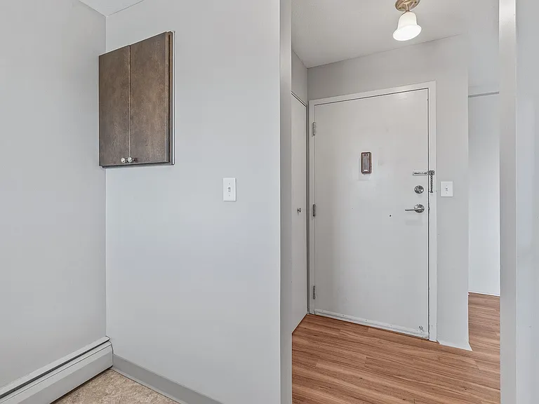 2915 W 50th St — Photo 56