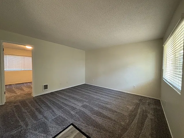 Carmel Ave Apartments — Photo 6