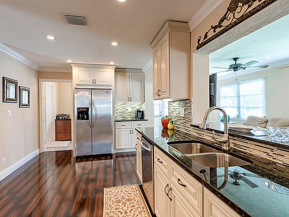 3rd image of 4716 NW 49th Pl