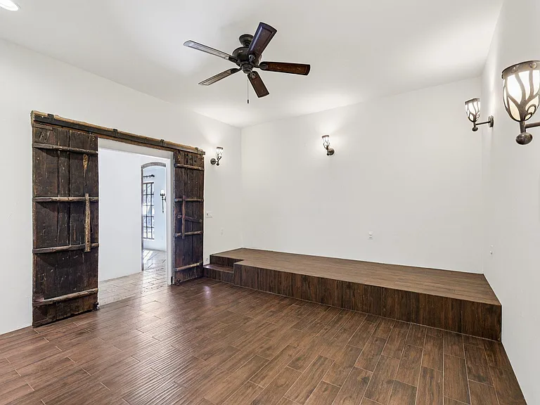 2706 Pearce Rd — Photo 28