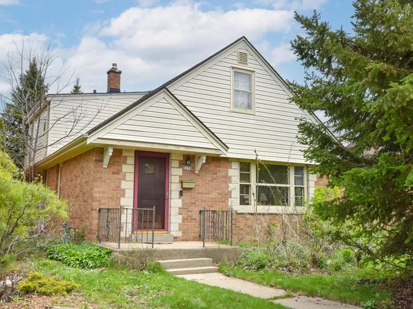 3170 N Humboldt BOULEVARD, Milwaukee, WI 53212