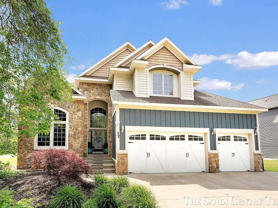 1st image of 17 Boulder Dr