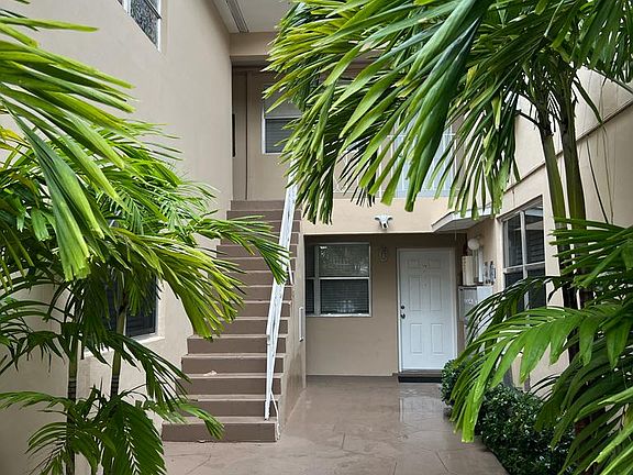 5th image of 16911 NE 21st Ave #3