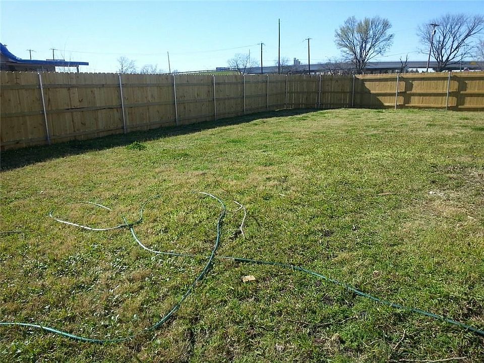 2nd image of 4702 Seaport Dr