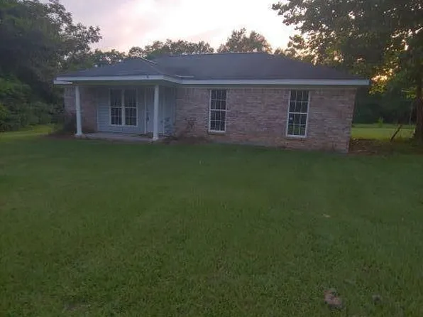 521 Oscar Lee Rd, Poplarville, MS 39470