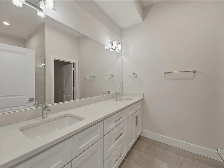 3912 Edwards Rd — Photo 44