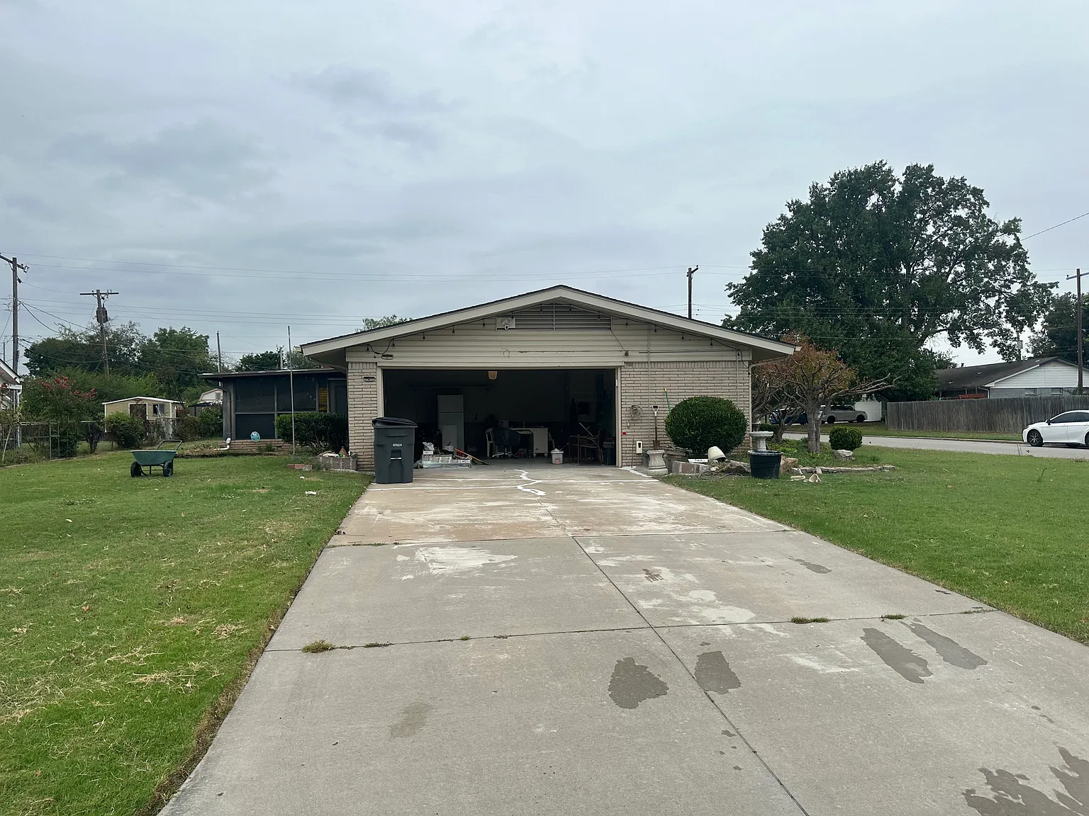 3 bed, 1995 sqft, $1,700 — Photo 2