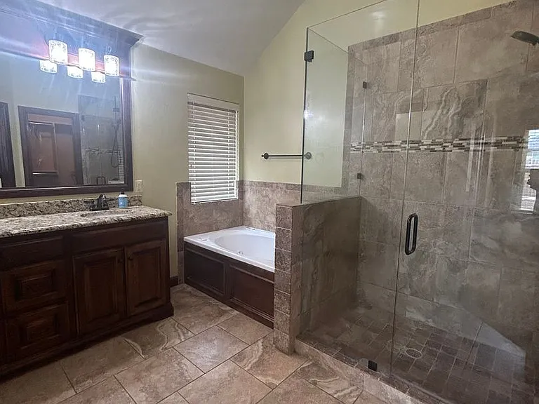 18224 Bridlington Dr — Photo 11