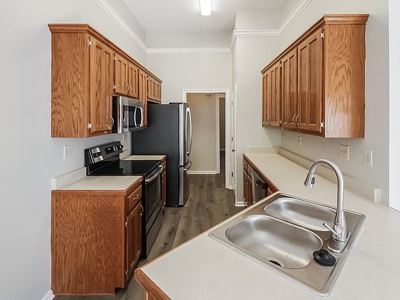 5th image of 6163 Morgan Manor Dr E