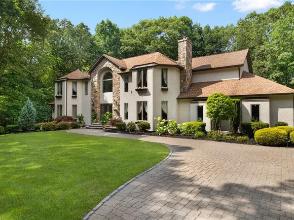 14 Mallard Way, East Greenwich, RI 02818