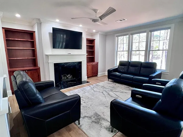 1040 Creekside #D — Photo 9