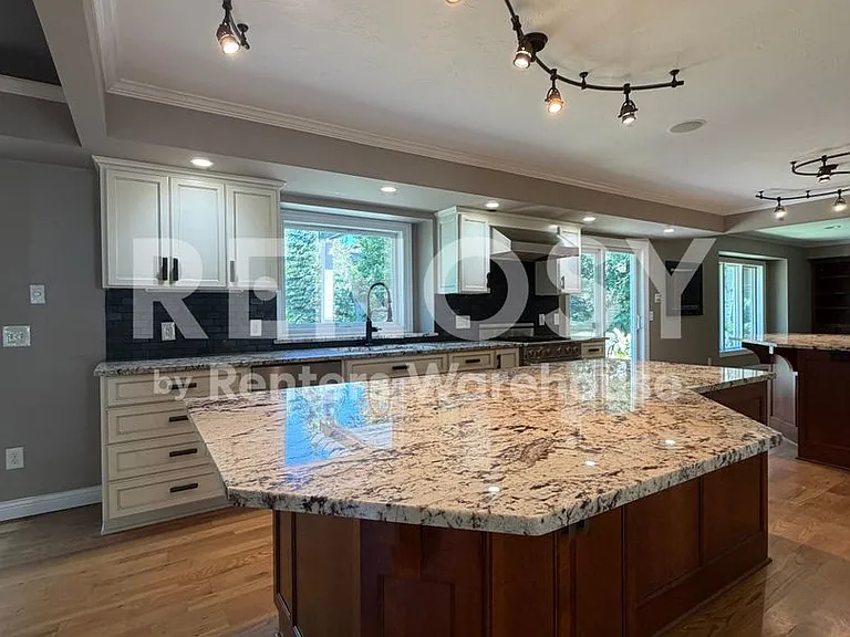 14525 Glendale Ave SE — Photo 2