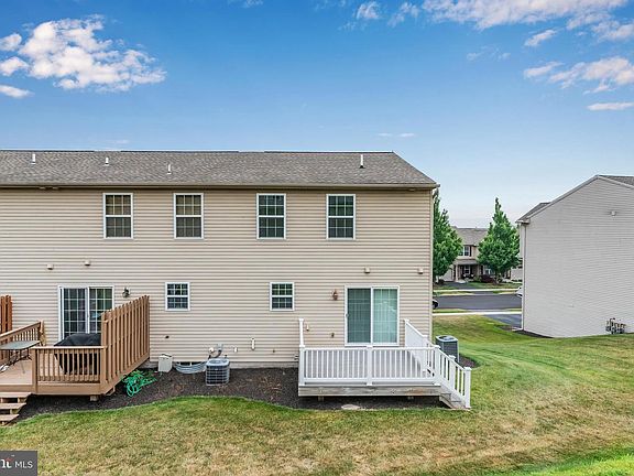 3rd image of 324 Weatherstone Dr