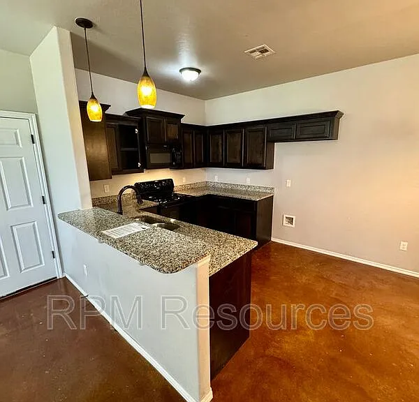 1818 Post Oak Rd — Photo 5