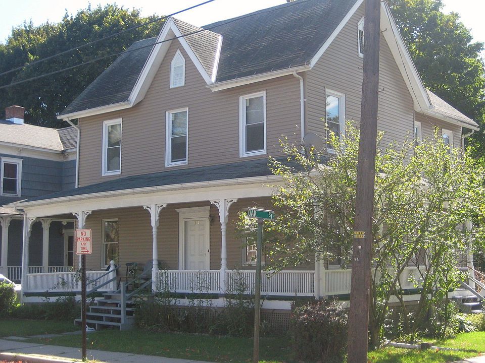 2nd image of 34 Washington St