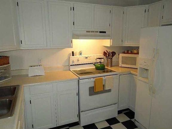 2nd image of 532 Pennsylvania Ave