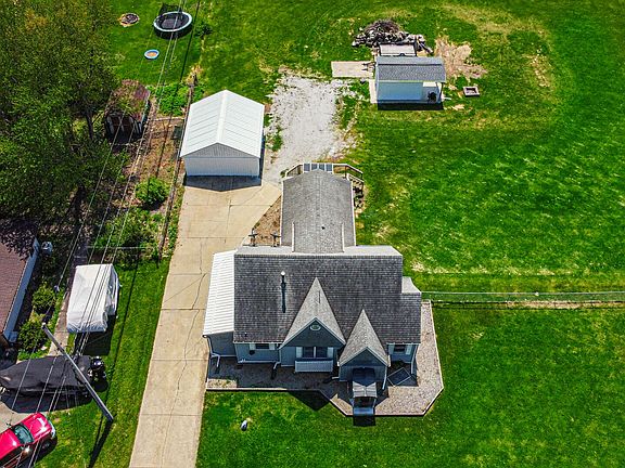 2nd image of 324 W Johnson Rd