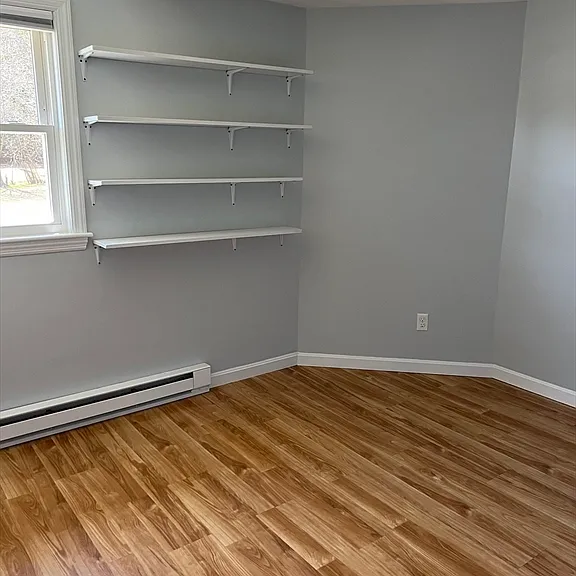 10 Terrane Ave — Photo 11