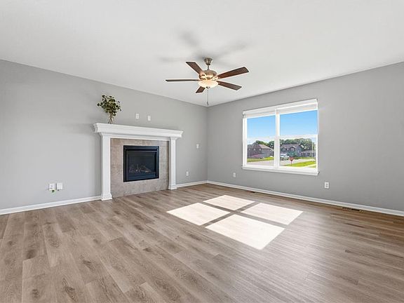 5th image of 700 Summer Dawn Cir