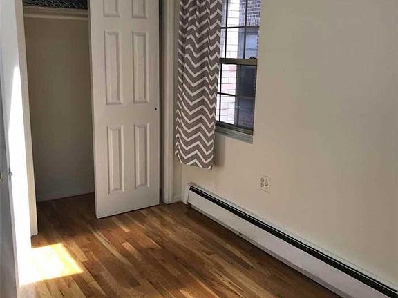 3rd image of 4307 156th St Floor 1