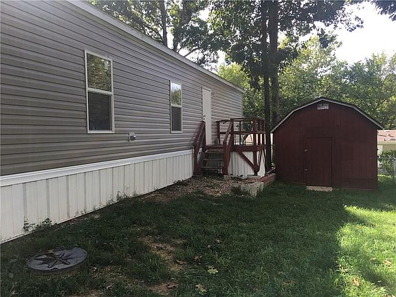 3rd image of 9 Pine St