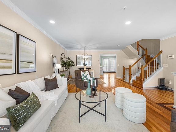 3rd image of 9406 Georgian Way
