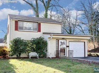 126 Waldwick Ave, Waldwick, NJ 07463