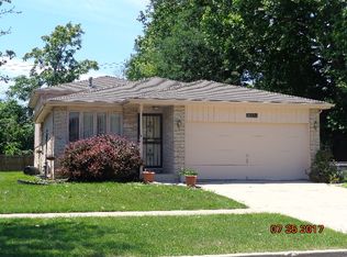 10220 S Malta St, Chicago, IL 60643