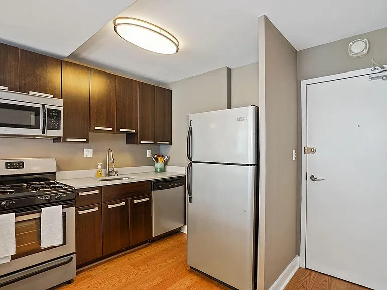 1101 3rd St SW #408 — Photo 4