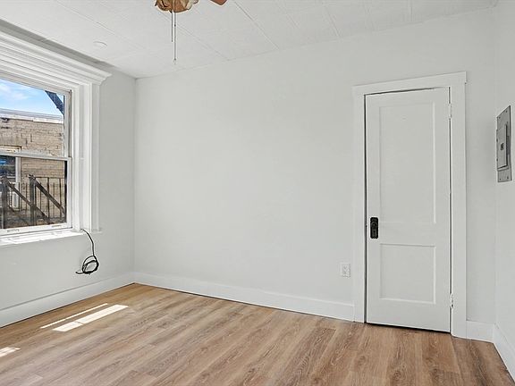 4th image of 51 Park Dr APT 27