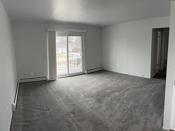 Spacious Family Room