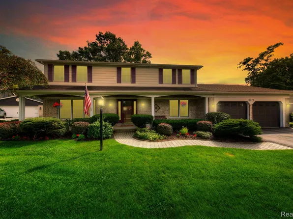 9527 Steep Hollow Dr, White Lake, MI 48386