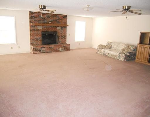 3rd image of 1300 SW Tunbridge Dr