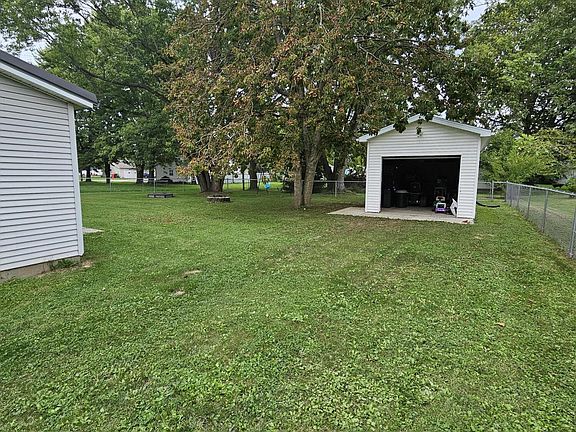 5th image of 211 Reynolds Ave