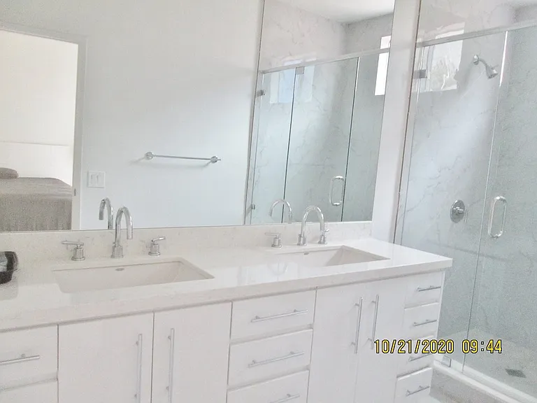 Lido Apartments - 639 Huntley Dr — Photo 37