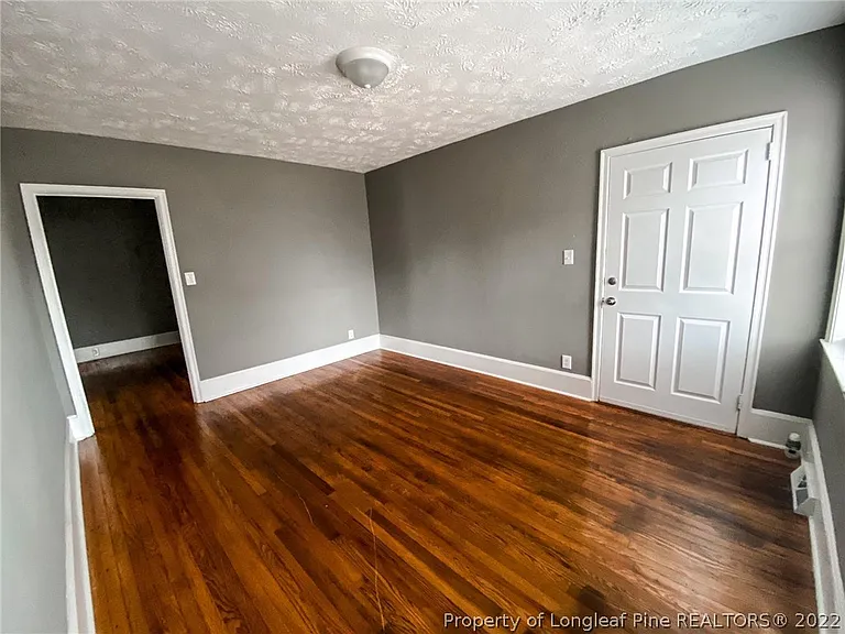 210 E 16th St #2 — Photo 4