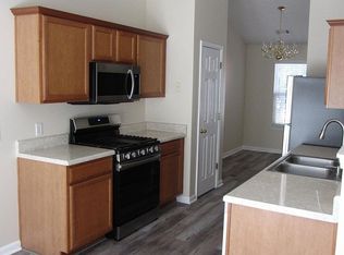 1003 Hawthorn Ln, Grayson, GA 30017