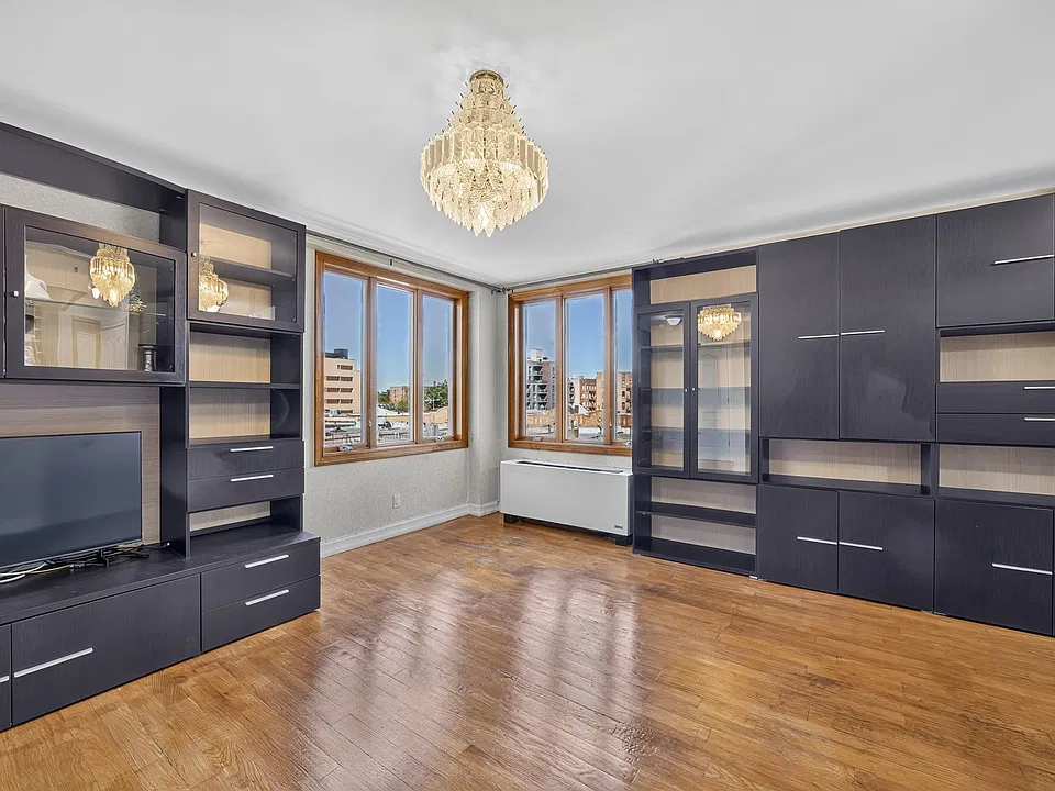2120 Ocean Ave #5D