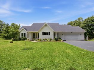 18330 Shaw Rd, Chagrin Falls, OH 44023