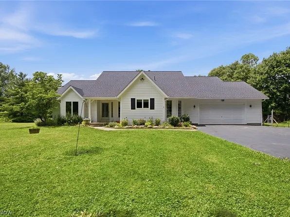 18330 Shaw Rd, Chagrin Falls, OH 44023