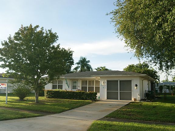 2nd image of 214 NE Faring Avenue