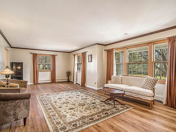 2nd image of 615 East Dr