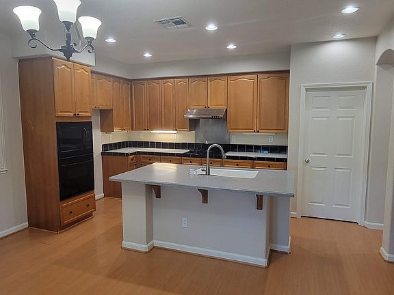 4th image of 3601 Pacifica Ln