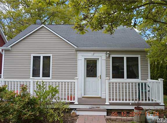 2nd image of 467 Glen Dr