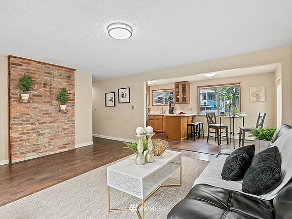 4th image of 12430 1st Ave S