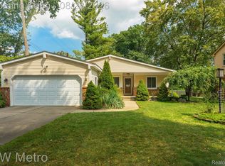 2330 N Washington Ave, Royal Oak, MI 48073