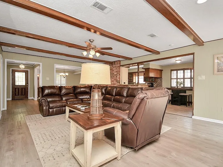 9811 Rocktree Dr — Photo 4